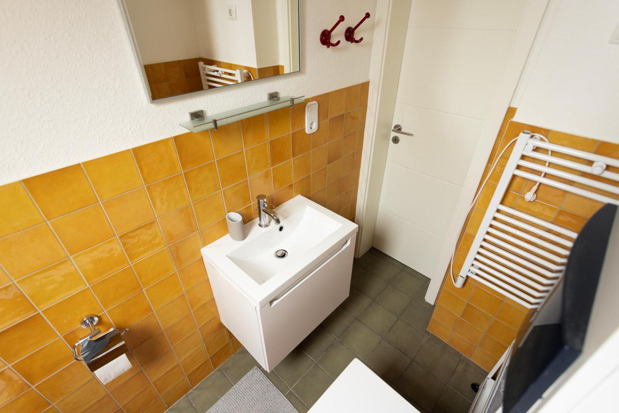 Apartamento Big Flat With Fresh Renovation, Free Parking, Sonyps, Netflix Duisburg Exterior foto
