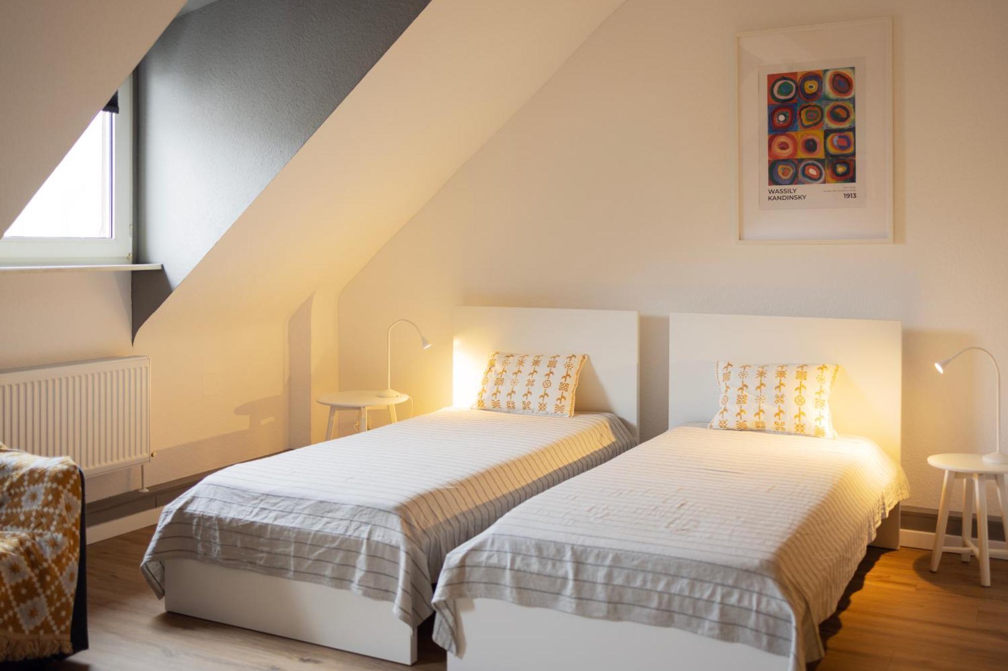 Apartamento Big Flat With Fresh Renovation, Free Parking, Sonyps, Netflix Duisburg Exterior foto